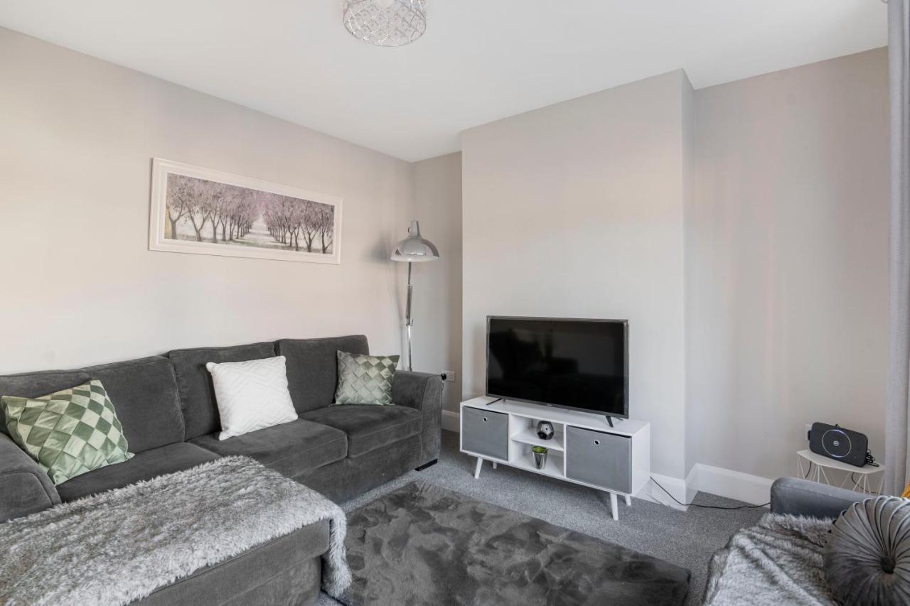 Appartement Spacious 3 Bed House, Netflix, Garden, Parking *